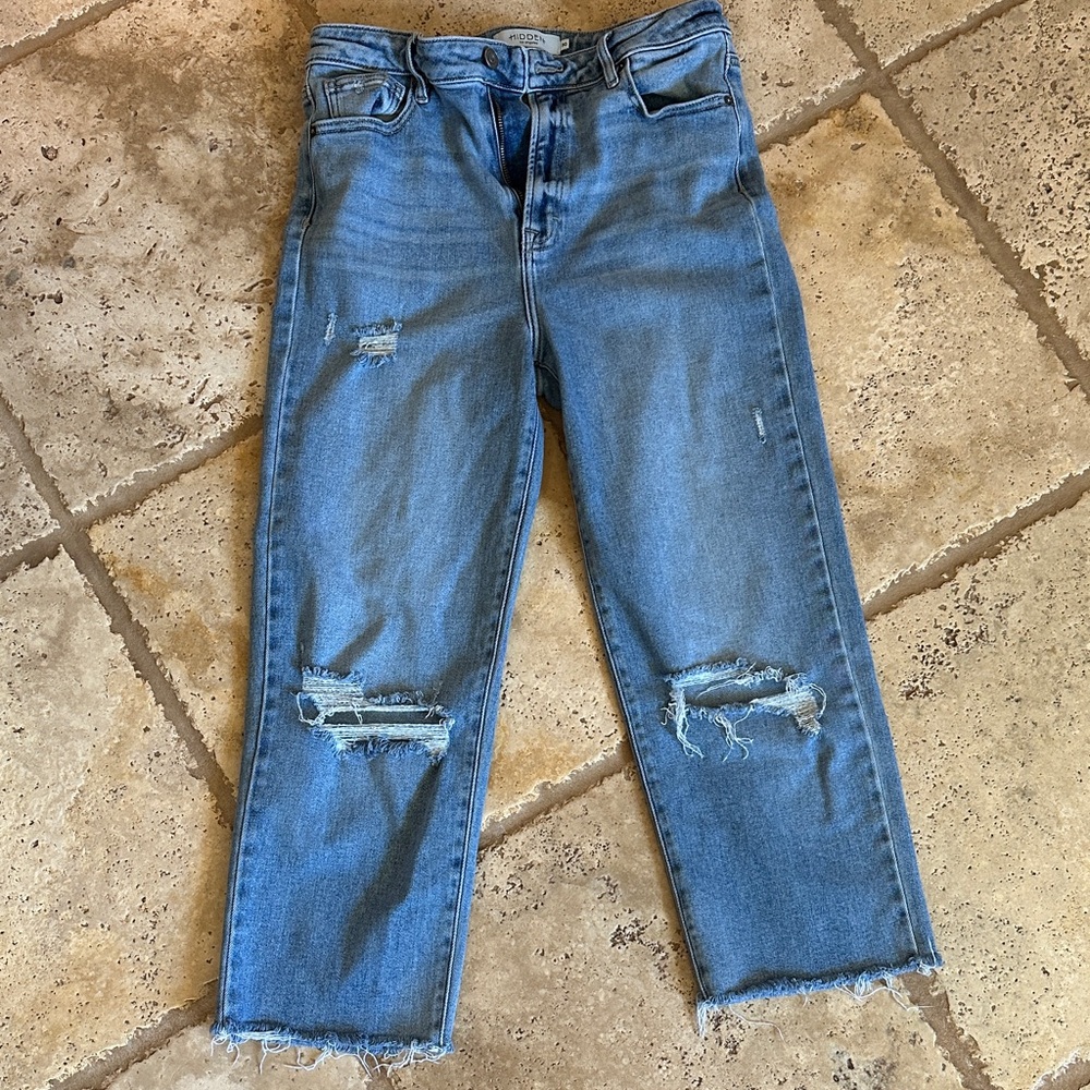 Trendy Distressed Cropped Jeans